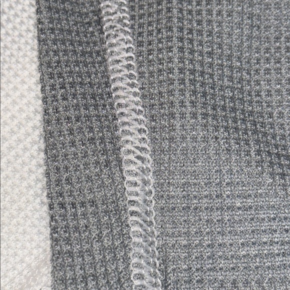 Under Armour White and Gray Raglan Shirt Thermal (XXL) - Picture 5 of 7